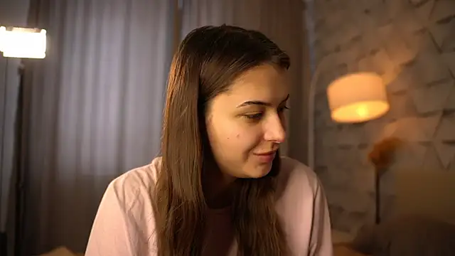 elisa moon online show from February 8, 2026, 9:23 am