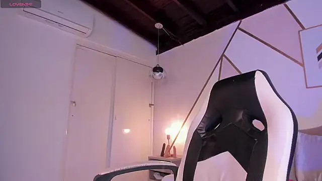 emma carterr1 online show from December 30, 2024, 10:12 pm