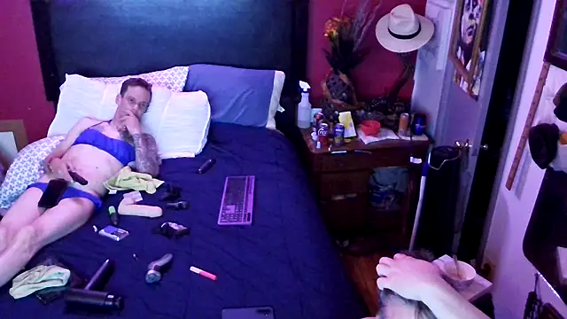 mickdenim online show from April 4, 2026, 10:24 am