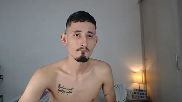 Snapshot of enzo_0814 chatting on January 27, 2025, 3:26 am enzo 0814 online show from January 27, 2025, 3:26 am