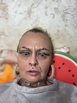 Snapshot of Gardener_of_Illusions chatting on May 4, 2026, 8:27 pm Gardener of Illusions online show from May 4, 2026, 8:27 pm