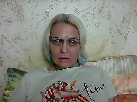 Snapshot of Gardener_of_Illusions chatting on June 1, 2026, 3:47 pm Gardener of Illusions online show from June 1, 2026, 3:47 pm