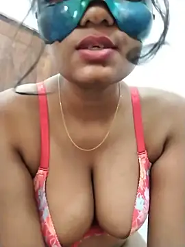 Snapshot of Zaraangle chatting on May 17, 2026, 11:28 am Zaraangle online show from May 17, 2026, 11:28 am