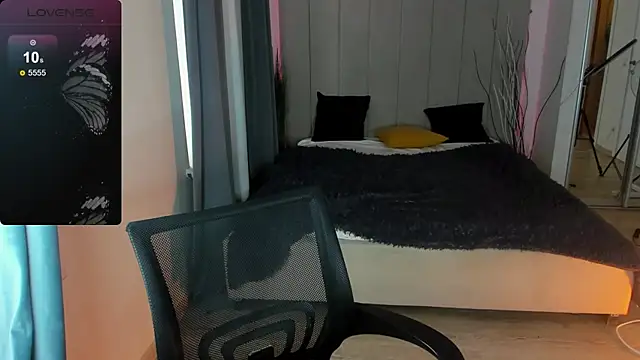 baby  kim online show from February 17, 2025, 9:13 am