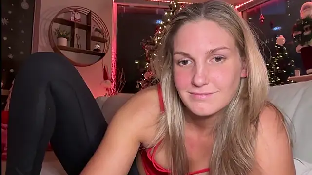 Snapshot of Graciemae_baexx chatting on December 14, 2024, 11:45 pm Graciemae baexx online show from December 14, 2024, 11:45 pm