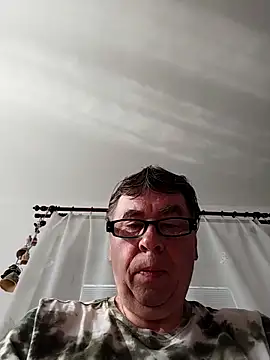 Snapshot of Lisak951 chatting on April 27, 2026, 6:00 am Lisak951 online show from April 27, 2026, 6:00 am