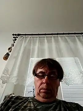 Snapshot of Lisak951 chatting on June 1, 2026, 3:25 pm Lisak951 online show from June 1, 2026, 3:25 pm