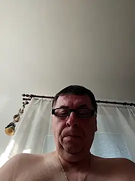 Snapshot of Lisak951 chatting on June 26, 2026, 4:39 am Lisak951 online show from June 26, 2026, 4:39 am