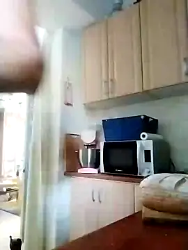 Snapshot of Lisak951 chatting on July 7, 2026, 4:37 am Lisak951 online show from July 7, 2026, 4:37 am