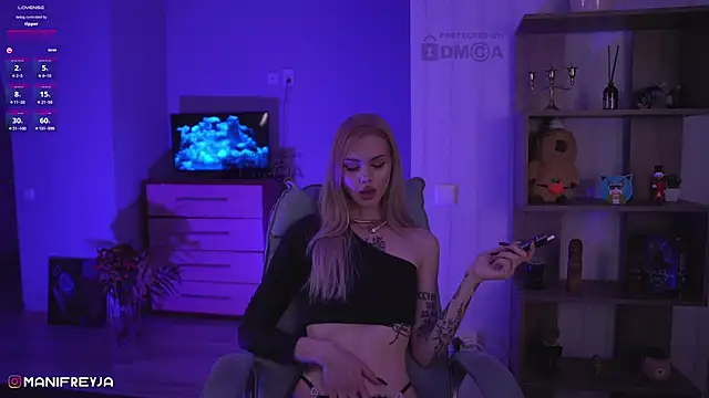 ManiFreyja online show from December 16, 2024, 1:42 am