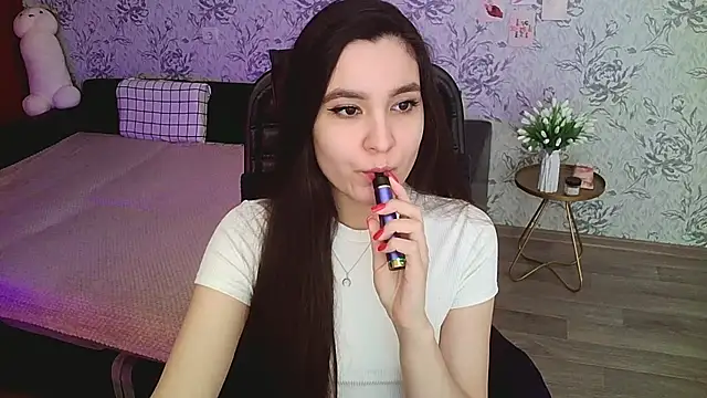 Snapshot of annie_shine chatting on December 29, 2024, 3:54 am annie shine online show from December 29, 2024, 3:54 am