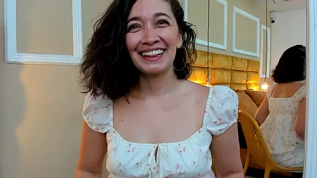 Snapshot of adarussell chatting on February 9, 2025, 2:07 pm adarussell online show from February 9, 2025, 2:07 pm