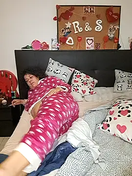 kittymorenita26 online show from March 7, 2026, 12:29 am