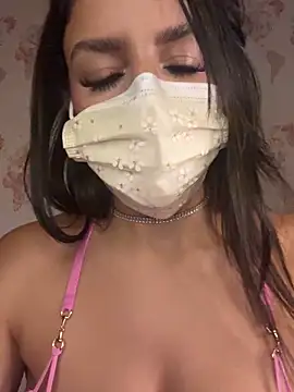 shanelle0 online show from September 19, 2025, 11:49 pm