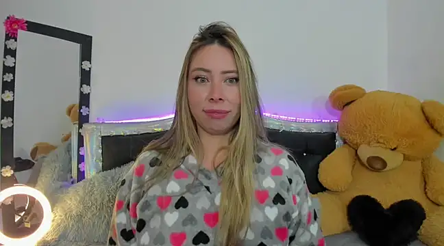 JanneKim online show from March 7, 2025, 5:38 pm