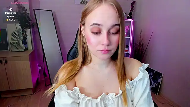 LianaBright online show from April 4, 2026, 1:59 am