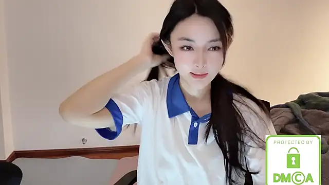 SarahYang online show from September 26, 2025, 5:55 am