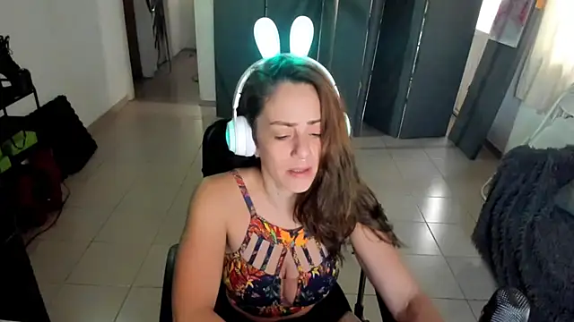 jessiburningheels online show from February 28, 2025, 9:58 am