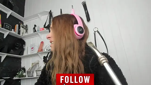 jessiburningheels online show from September 11, 2025, 10:48 am