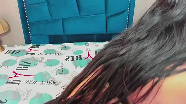 Snapshot of MaiteFlores chatting on February 4, 2026, 4:24 pm MaiteFlores online show from February 4, 2026, 4:24 pm