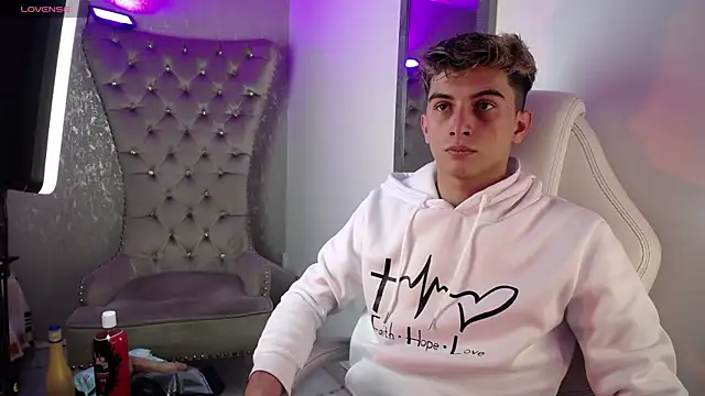 MrWilliseo online show from September 12, 2025, 7:58 pm