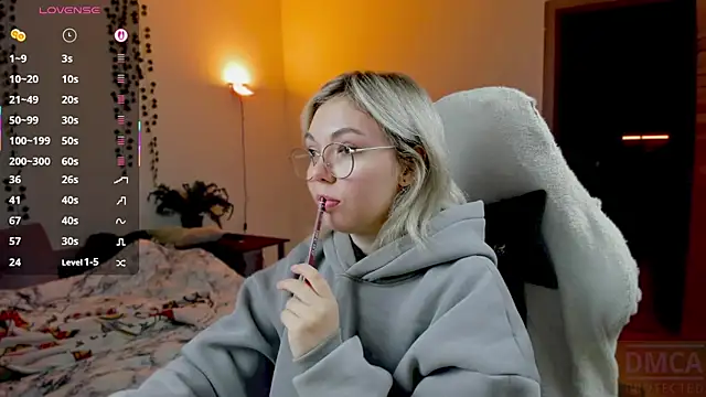 Snapshot of whoa-hoa-hoa-hoa-hoa chatting on October 18, 2025, 9:15 pm whoa-hoa-hoa-hoa-hoa online show from October 18, 2025, 9:15 pm