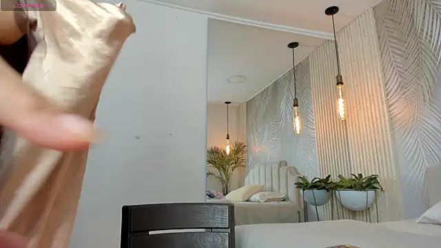 Snapshot of RousseAngel chatting on January 9, 2025, 11:02 pm RousseAngel online show from January 9, 2025, 11:02 pm