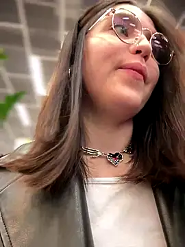 meow girl online show from October 12, 2025, 10:03 am