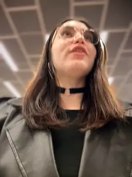 meow girl online show from December 4, 2025, 3:54 pm