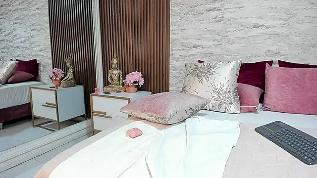 Snapshot of MadisonHunter2024 chatting on January 19, 2025, 1:43 am MadisonHunter2024 online show from January 19, 2025, 1:43 am