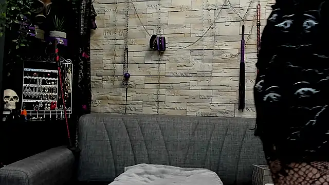 Snapshot of CruelMistress chatting on June 16, 2026, 12:35 am CruelMistress online show from June 16, 2026, 12:35 am