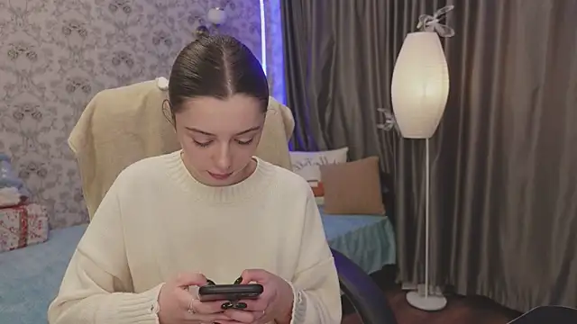 DinaCandy online show from December 20, 2024, 11:21 am