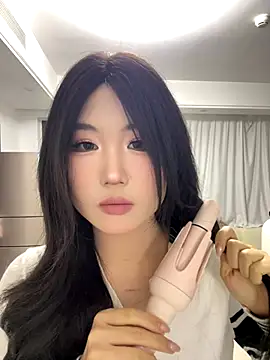 Snapshot of xyebobs chatting on December 17, 2025, 2:34 pm xyebobs online show from December 17, 2025, 2:34 pm