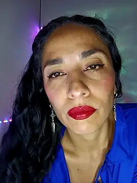 chloewildd  online show from May 29, 2026, 3:37 am