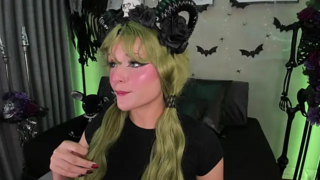 Snapshot of Morgan_Hilll_ chatting on October 20, 2025, 12:16 pm Morgan Hilll online show from October 20, 2025, 12:16 pm