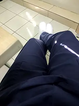 gatmoreno1 online show from January 13, 2026, 6:46 pm