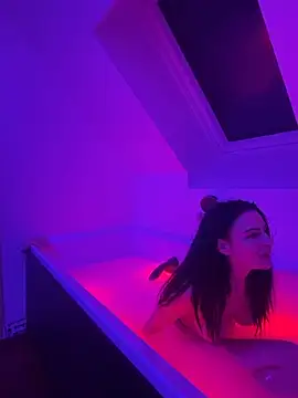 Snapshot of lenalux chatting on November 30, 2025, 4:22 pm lenalux online show from November 30, 2025, 4:22 pm