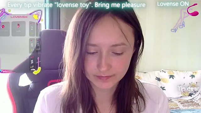 Snapshot of LilyXSky chatting on June 16, 2026, 8:39 am LilyXSky online show from June 16, 2026, 8:39 am