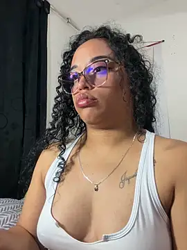 Snapshot of angela_angels_ chatting on April 19, 2026, 3:28 am angela angels online show from April 19, 2026, 3:28 am