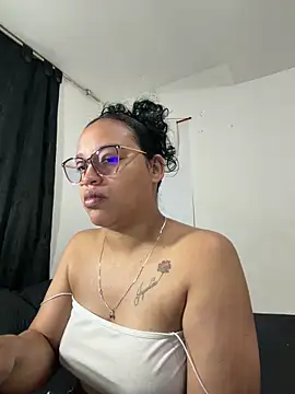 Snapshot of angela_angels_ chatting on April 29, 2026, 2:26 am angela angels online show from April 29, 2026, 2:26 am