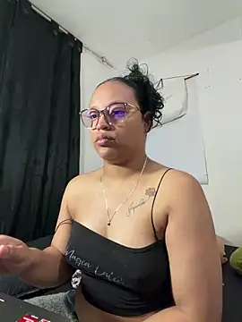 Snapshot of angela_angels_ chatting on May 2, 2026, 4:17 am angela angels online show from May 2, 2026, 4:17 am