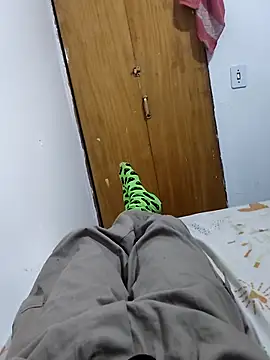 Juliano69xv online show from April 17, 2026, 4:21 pm