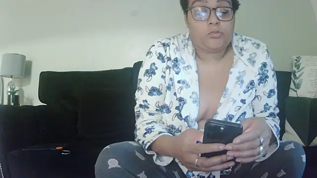 vanilla chocolate23 online show from October 13, 2025, 6:46 am