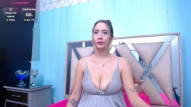 sweet thalia  online show from June 6, 2026, 8:57 pm