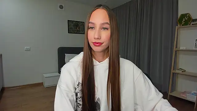 Snapshot of your_emily_ chatting on December 3, 2024, 6:38 pm your emily online show from December 3, 2024, 6:38 pm