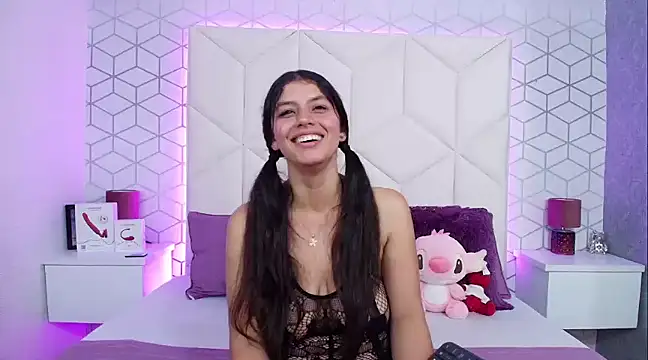 Snapshot of MadelineBeckert chatting on March 11, 2025, 1:26 am MadelineBeckert online show from March 11, 2025, 1:26 am