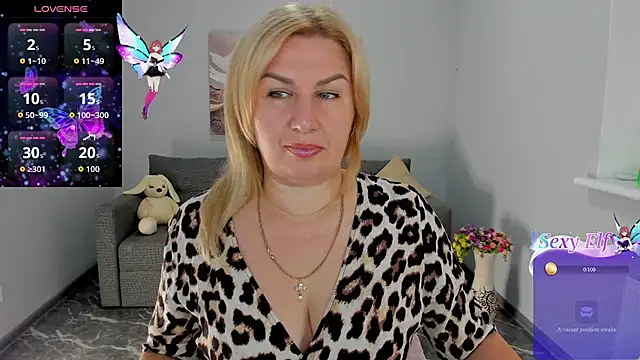 Lili Crossi online show from July 28, 2026, 5:58 am