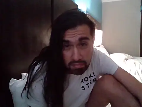 Snapshot of Miguelazzos chatting on June 10, 2026, 3:33 pm Miguelazzos online show from June 10, 2026, 3:33 pm