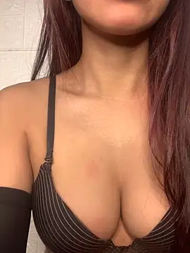 Snapshot of Sweety_008 chatting on January 13, 2025, 8:58 am Sweety 008 online show from January 13, 2025, 8:58 am