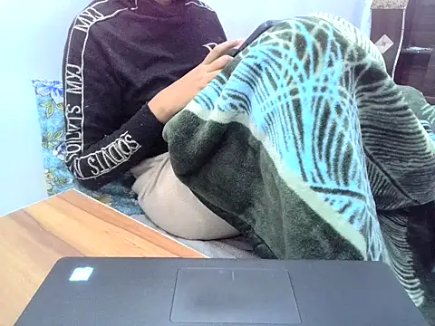 Snapshot of DOLL_CUTY chatting on December 4, 2025, 3:54 pm DOLL CUTY online show from December 4, 2025, 3:54 pm